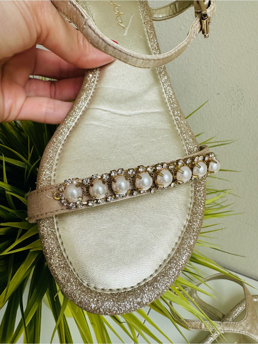 Byblos | Gorgeous Glitter Open-Toe Pearled  Sandals - Champagne and Gold